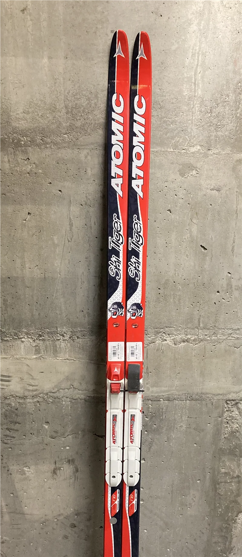 ATOMIC cross country skis with bindings Ski Tiger red/black