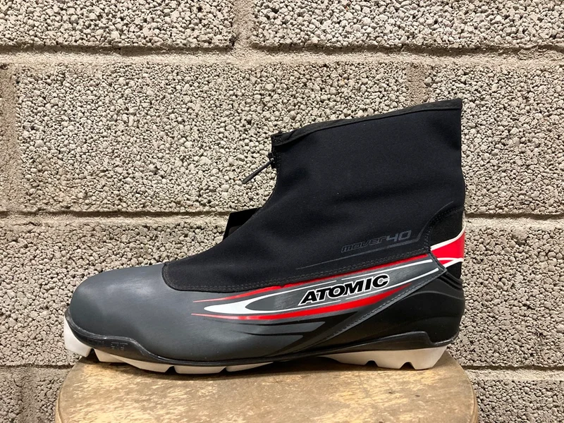 ATOMIC cross country skiing boots Mover 40